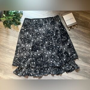 212 Collection Black & White Floral Two Tiered Ruffle Skirt. Size 10